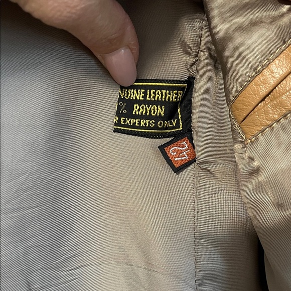 Vintage Tan Leather Jacket Lapel Collar Button Closure , Size 42/L - Picture 15 of 15